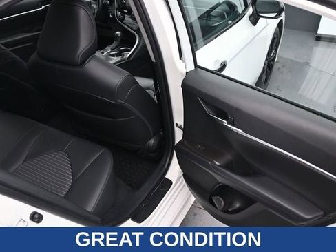 Used 2022 Toyota Camry SE w/ Convenience Package image 14