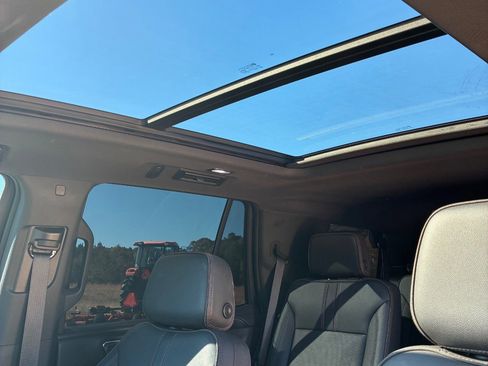 Used 2022 Chevrolet Tahoe RST w/ Luxury Package image 31