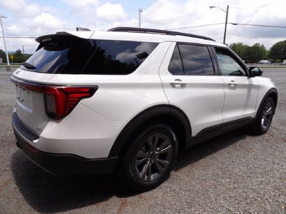 New 2026 Ford Explorer Active w/ Active Comfort Package