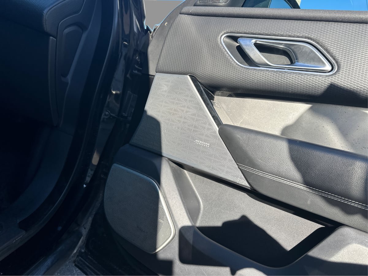 Used 2018 Land Rover Range Rover Velar S AWD/4WD image 34
