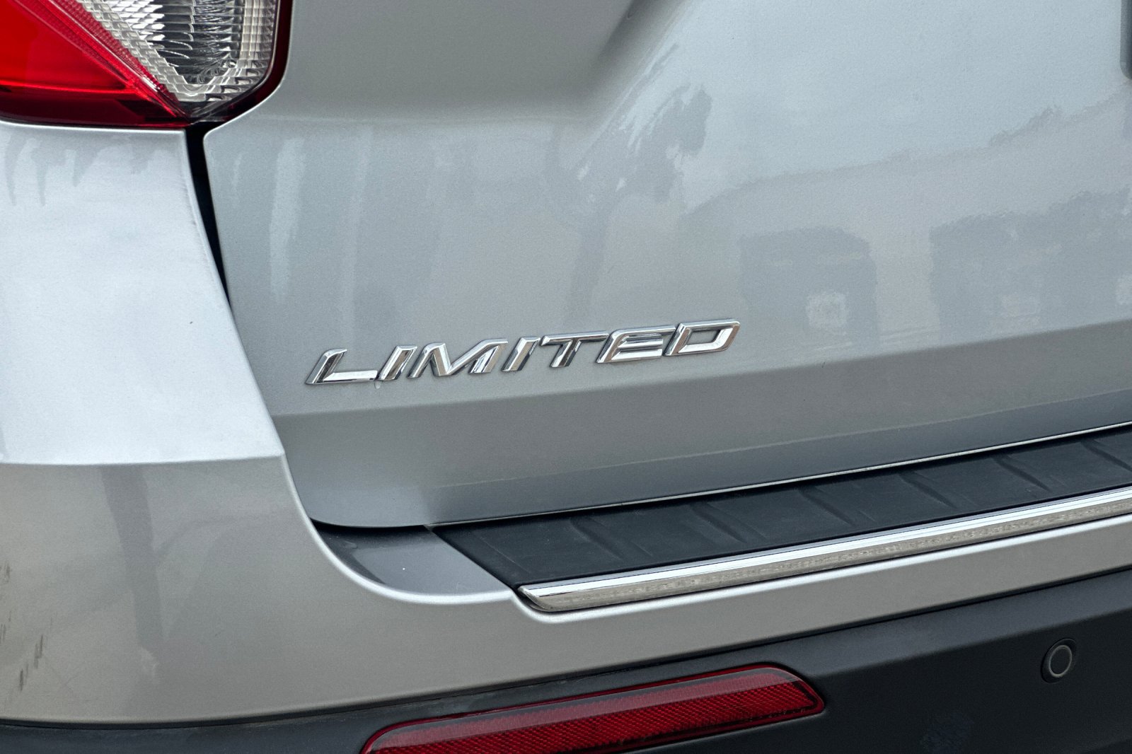 Used 2023 Ford Explorer Limited AWD/4WD image 27