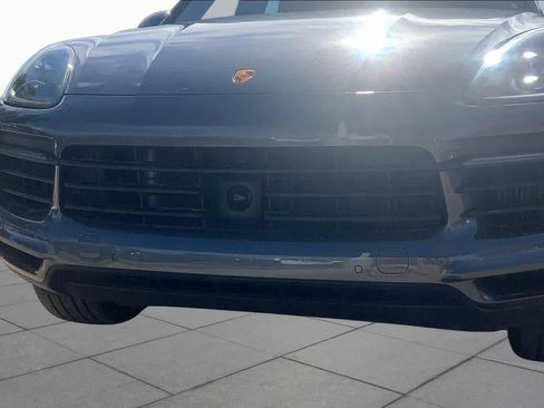 Used 2022 Porsche Cayenne AWD/4WD image 30