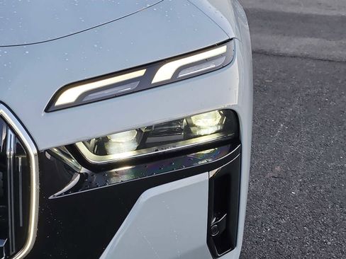 Certified 2024 BMW 760i xDrive 760i xDrive image 9