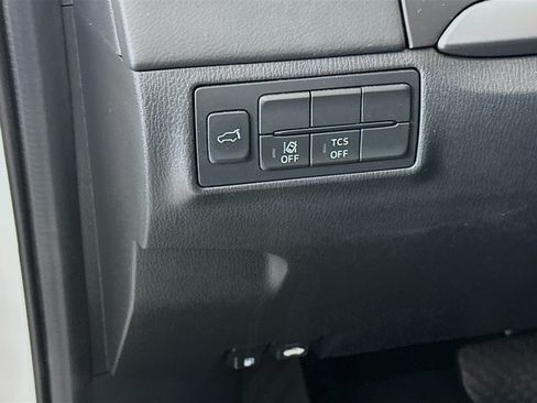 Used 2018 MAZDA CX-9 Touring FWD image 17