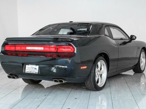 Used 2009 Dodge Challenger R/T RWD image 6