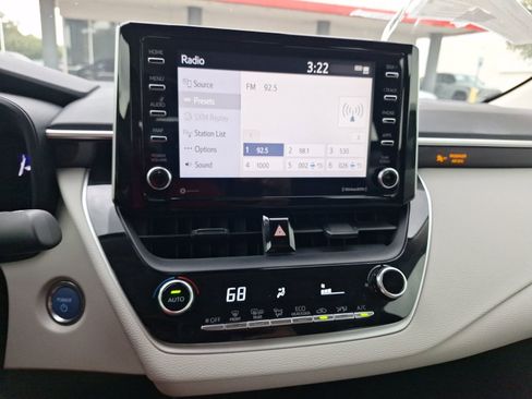 Used 2021 Toyota Corolla LE image 27