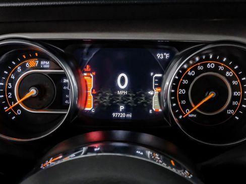 Used 2018 Jeep Wrangler Unlimited Sahara image 18