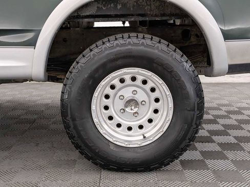 Used 2002 Ford F150 SuperCrew 139 4WD image 16