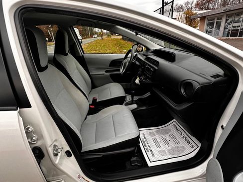 Used 2013 Toyota Prius C Three image 27