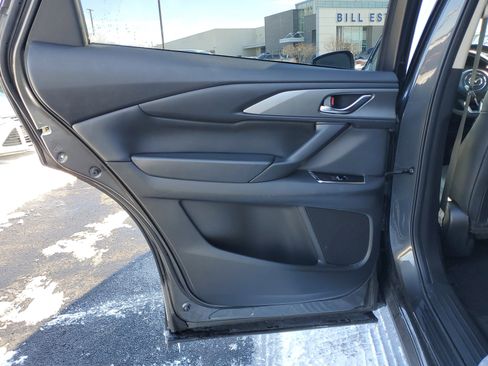 Used 2023 MAZDA CX-9 Touring image 8