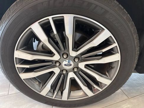 Used 2018 Ford Explorer Platinum AWD/4WD image 49