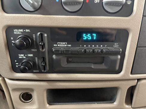 Used 1996 Chevrolet Astro image 11