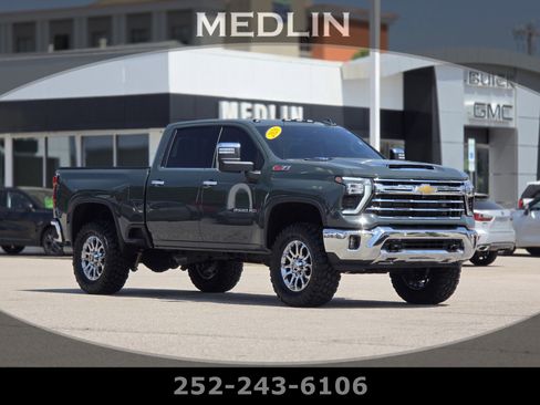 Used 2026 Chevrolet Silverado 2500 LTZ w/ LTZ Premium Package image 1