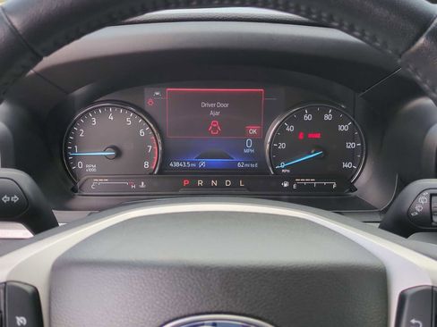 Used 2023 Ford Explorer XLT w/ Equipment Group 202A AWD/4WD image 32