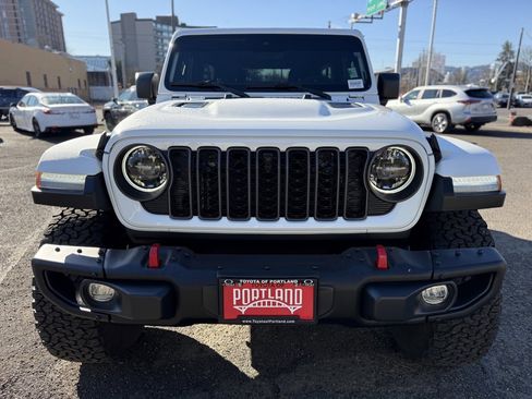 Used 2024 Jeep Wrangler Unlimited Rubicon image 3