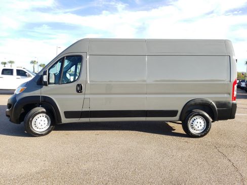 New 2026 RAM ProMaster 2500 w/ Convenience Group image 4
