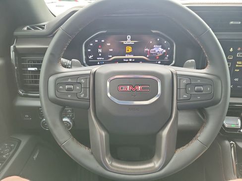 Used 2025 GMC Sierra 1500 AT4 w/ Technology Package AWD/4WD image 26