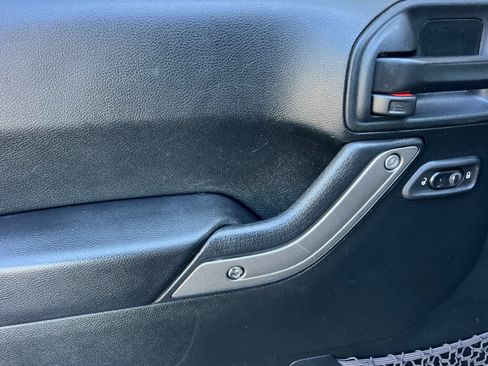 Used 2018 Jeep Wrangler Unlimited Sport S AWD/4WD image 12