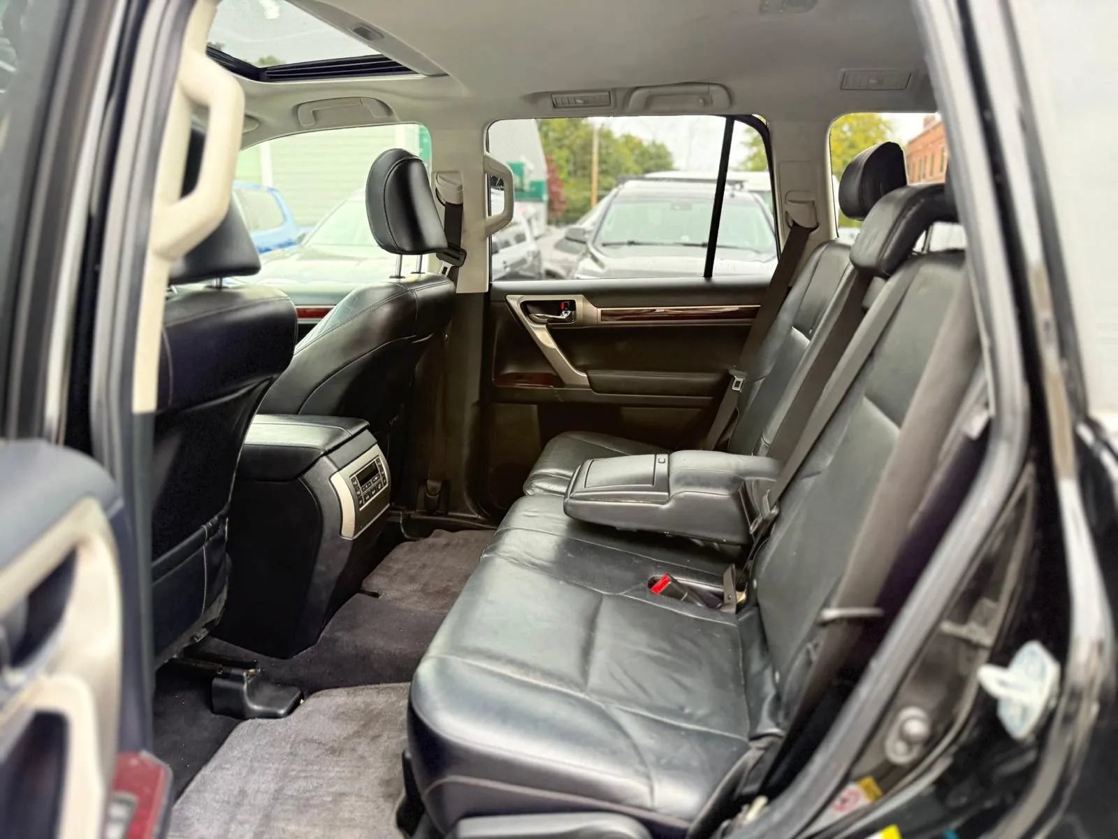 Used 2017 Lexus GX 460 Premium w/ Premium Package AWD/4WD image 12