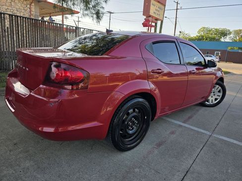 Used 2014 Dodge Avenger SE FWD image 4