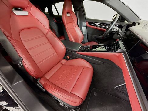Used 2024 Porsche Panamera 4 image 30