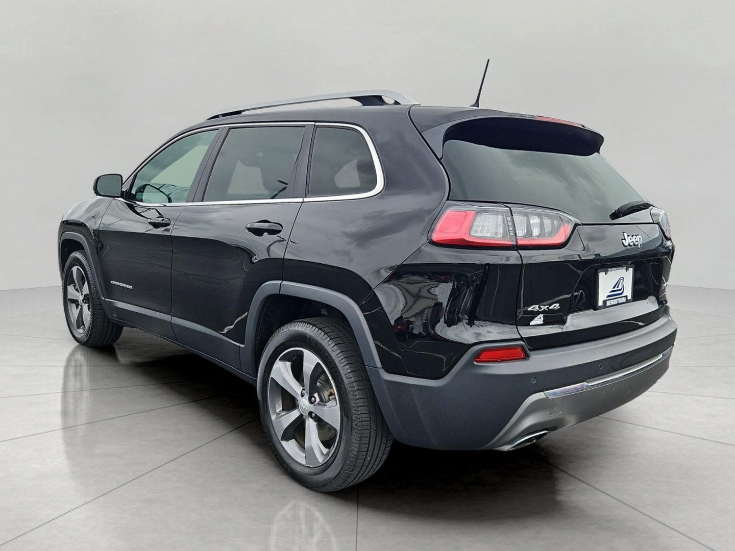 Used 2019 Jeep Cherokee Limited AWD/4WD image 6