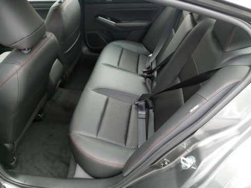 New 2025 Nissan Altima 2.5 SR image 13