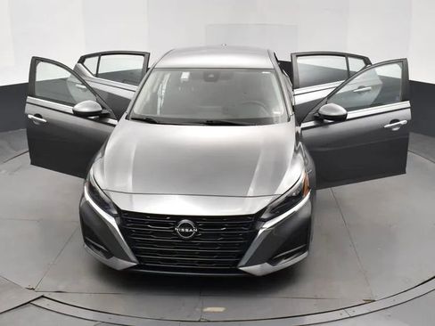 Used 2023 Nissan Altima 2.5 SV image 10