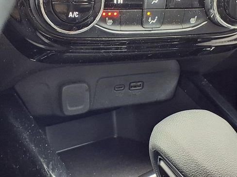 Used 2024 Chevrolet Trax LT w/ LT Convenience Package image 12