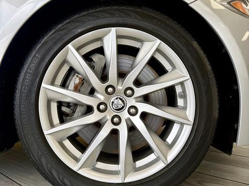Used 2012 Jaguar XF RWD image 18