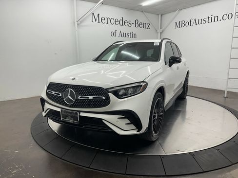 Certified 2025 Mercedes-Benz GLC 300 image 3