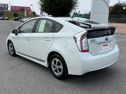 Used 2015 Toyota Prius Four w/ Deluxe Solar Roof Package FWD image 7