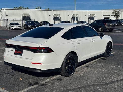 New 2025 Honda Accord SE image 3