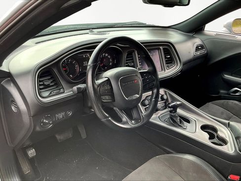 Used 2022 Dodge Challenger GT w/ Plus Package image 17