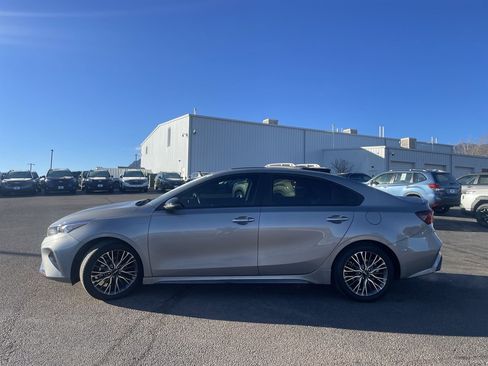 Used 2023 Kia Forte GT-Line w/ GT-Line Premium Package image 4