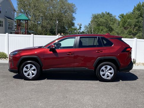 Used 2025 Toyota RAV4 LE AWD/4WD image 3