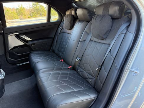 Used 2024 BMW i7 eDrive50 w/ M Sport Package image 43