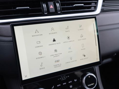 Used 2022 Jaguar F-PACE SVR image 20