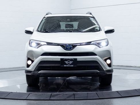 Used 2017 Toyota RAV4 Limited image 5
