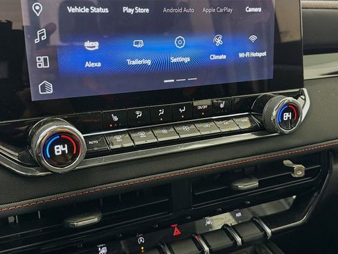 Used 2025 Chevrolet Colorado Z71 image 19