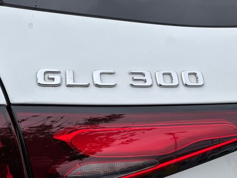 Used 2023 Mercedes-Benz GLC 300 4MATIC image 30