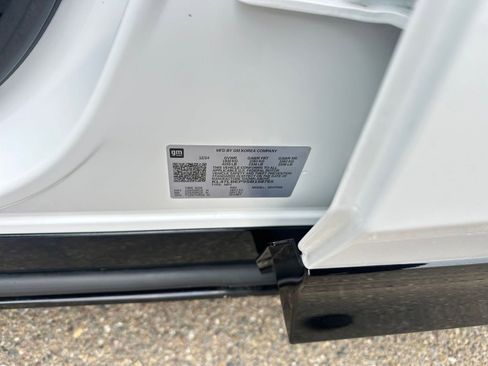 Used 2025 Buick Envista Sport Touring image 29