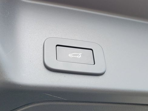 Used 2026 Land Rover Range Rover Evoque Dynamic SE image 13