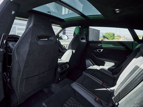 Used 2024 Lamborghini Urus Performante image 42