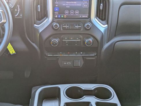 Used 2020 Chevrolet Silverado 1500 LT image 18