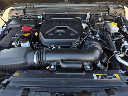 Used 2024 Jeep Wrangler Sport S image 12