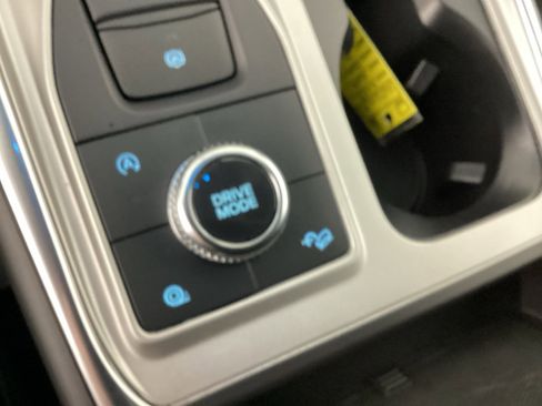 Used 2023 Ford Explorer XLT w/ Equipment Group 202A AWD/4WD image 28