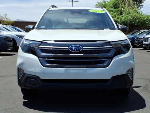 Used 2025 Subaru Forester Premium AWD/4WD image 2