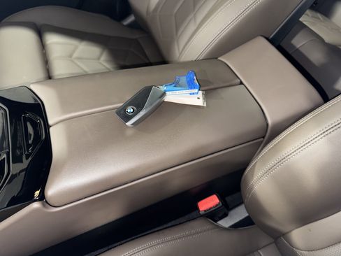 Certified 2025 BMW 530i image 29