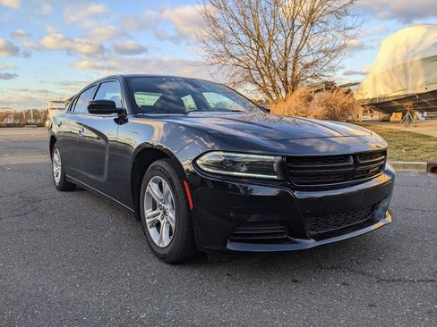 Used 2023 Dodge Charger SXT image 3